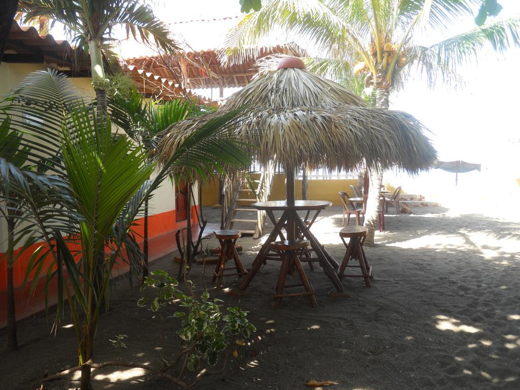 Beach Hostal Oasis Hotel Las Penitas Exterior photo