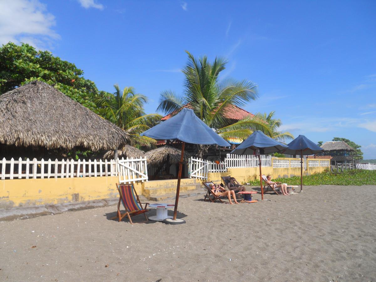 Beach Hostal Oasis Hotel Las Penitas Exterior photo